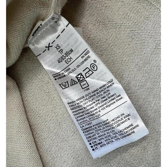 Banana Republic Silk Cashmere V Neck Sweater Womens XS Lightweight Cream Luxury - Picture 5 of 5